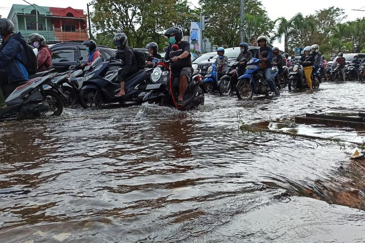 Motor Matik Terjang Banjir Dan Hal Yang Harus Di Perhatikan