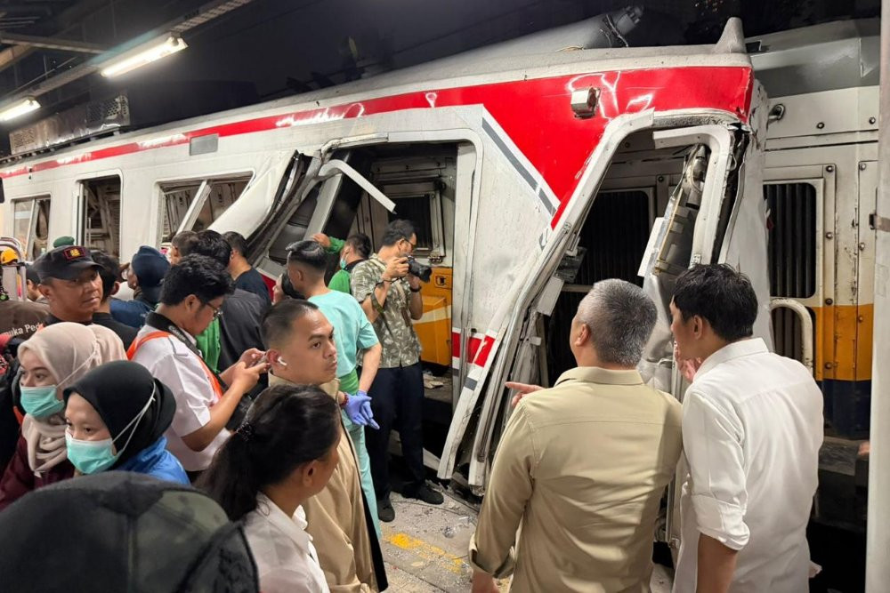 Kecelakaan KA VS KRL: Kronologi Dan Fakta Di Balik Insiden