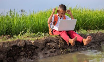 Pendidikan Digital: Apakah Sekolah Tradisional Akan Tergeser?