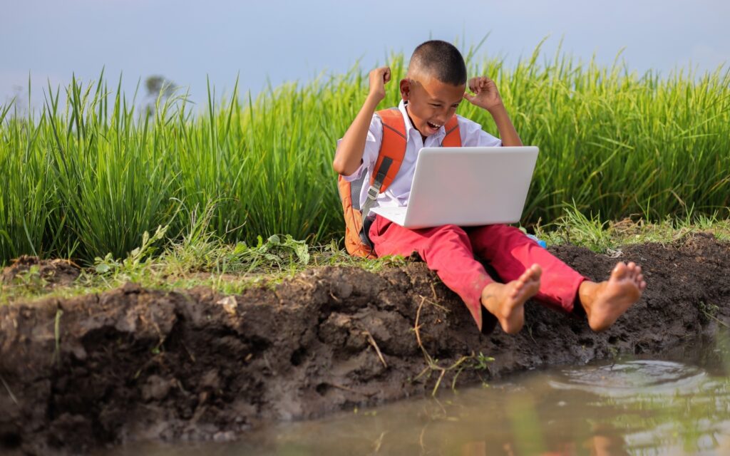 Pendidikan Digital: Apakah Sekolah Tradisional Akan Tergeser?
