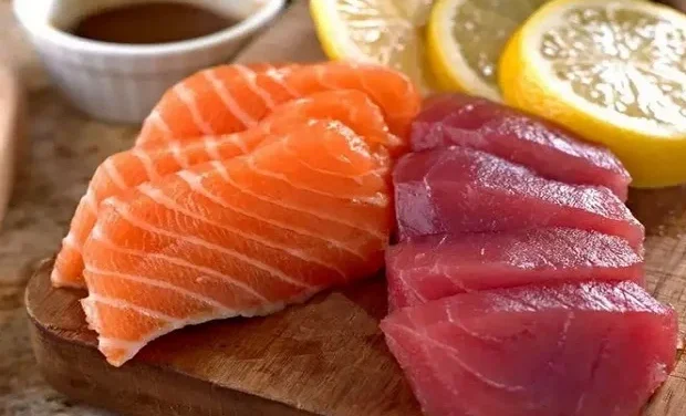 Ikan Tuna VS Salmon: Mana Yang Lebih Sehat Untuk Dikonsumsi?