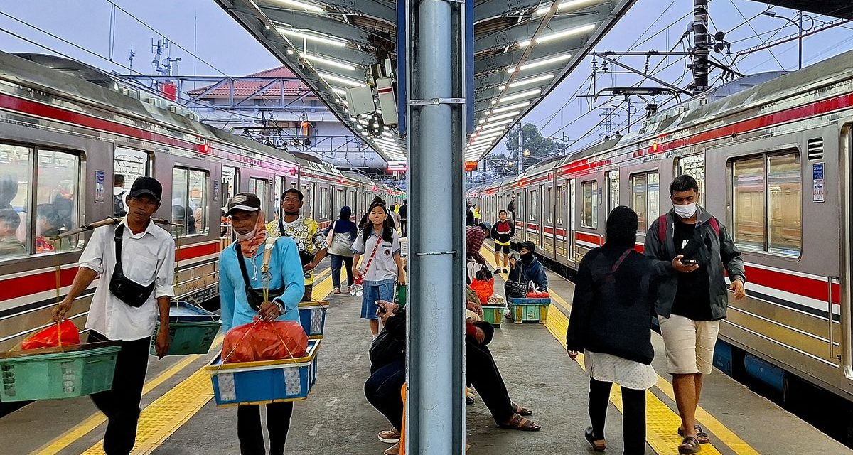 Menjelajahi Destinasi Wisata Dengan Kereta Api: Nyaman, Hemat